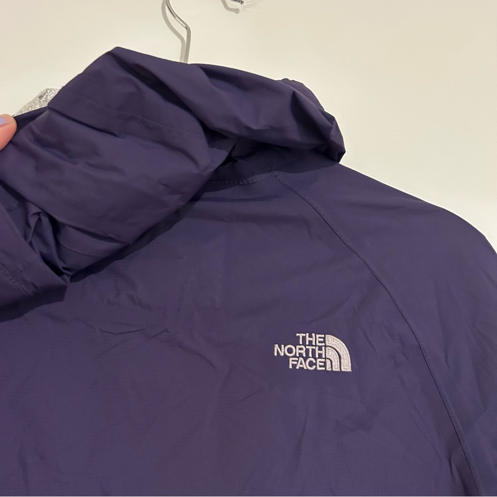 The North Face Purple Lightweight Hyvent DY Hooded Jacket Size Woman’s Small - Picture 7 of 11